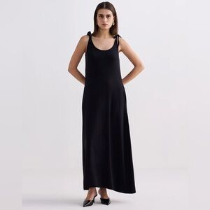 REISTOR Tie-Detail Maxi Dress Black Slits Tank Soft Casual Designer S Vacation